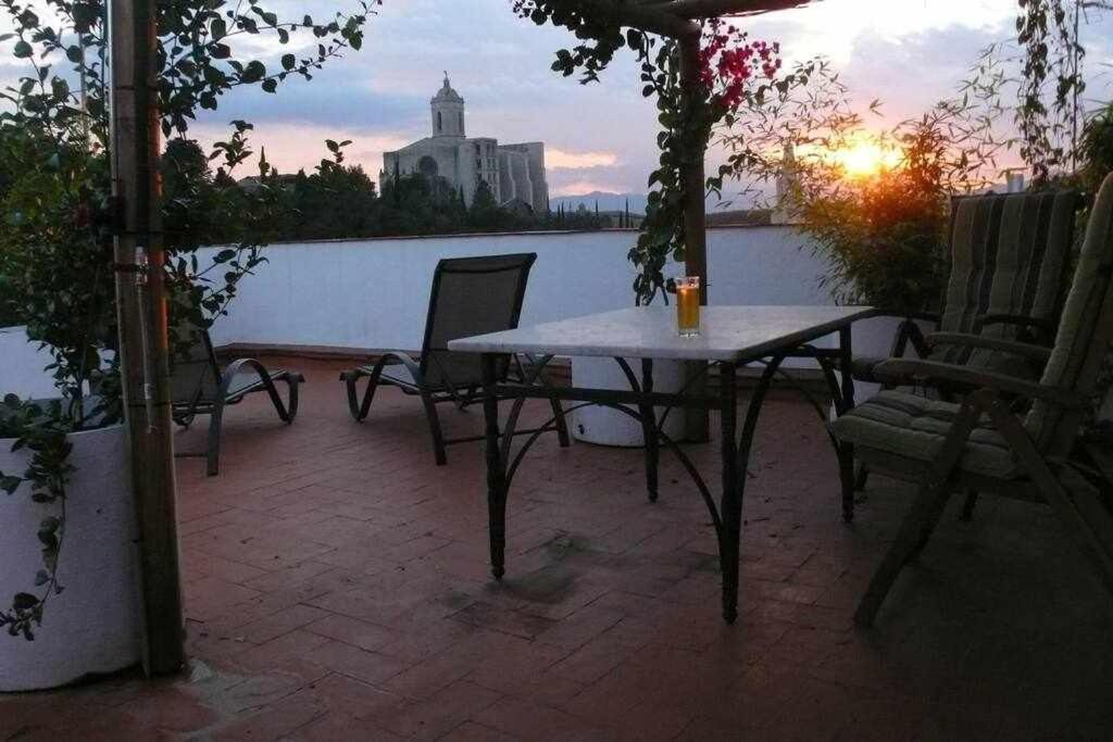 Apartamento con increíbles vistas y terraza en la azotea Gerona Exterior foto