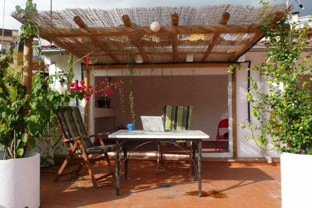 Apartamento con increíbles vistas y terraza en la azotea Gerona Exterior foto