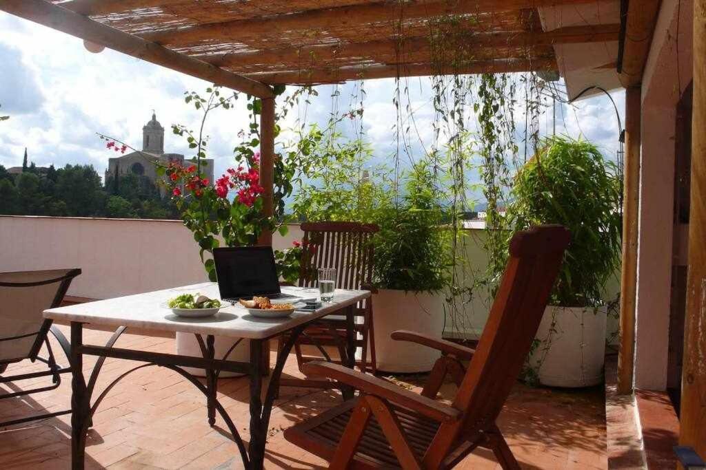Apartamento con increíbles vistas y terraza en la azotea Gerona Exterior foto