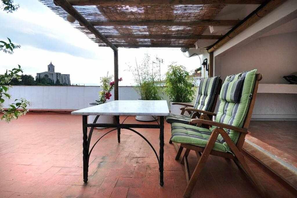 Apartamento con increíbles vistas y terraza en la azotea Gerona Exterior foto